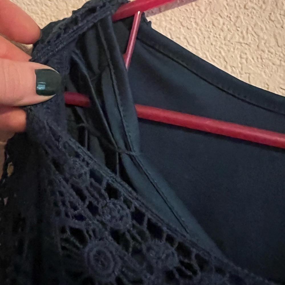 Live and Let Live Blue Lace Top Size Medium - Picture 3 of 6